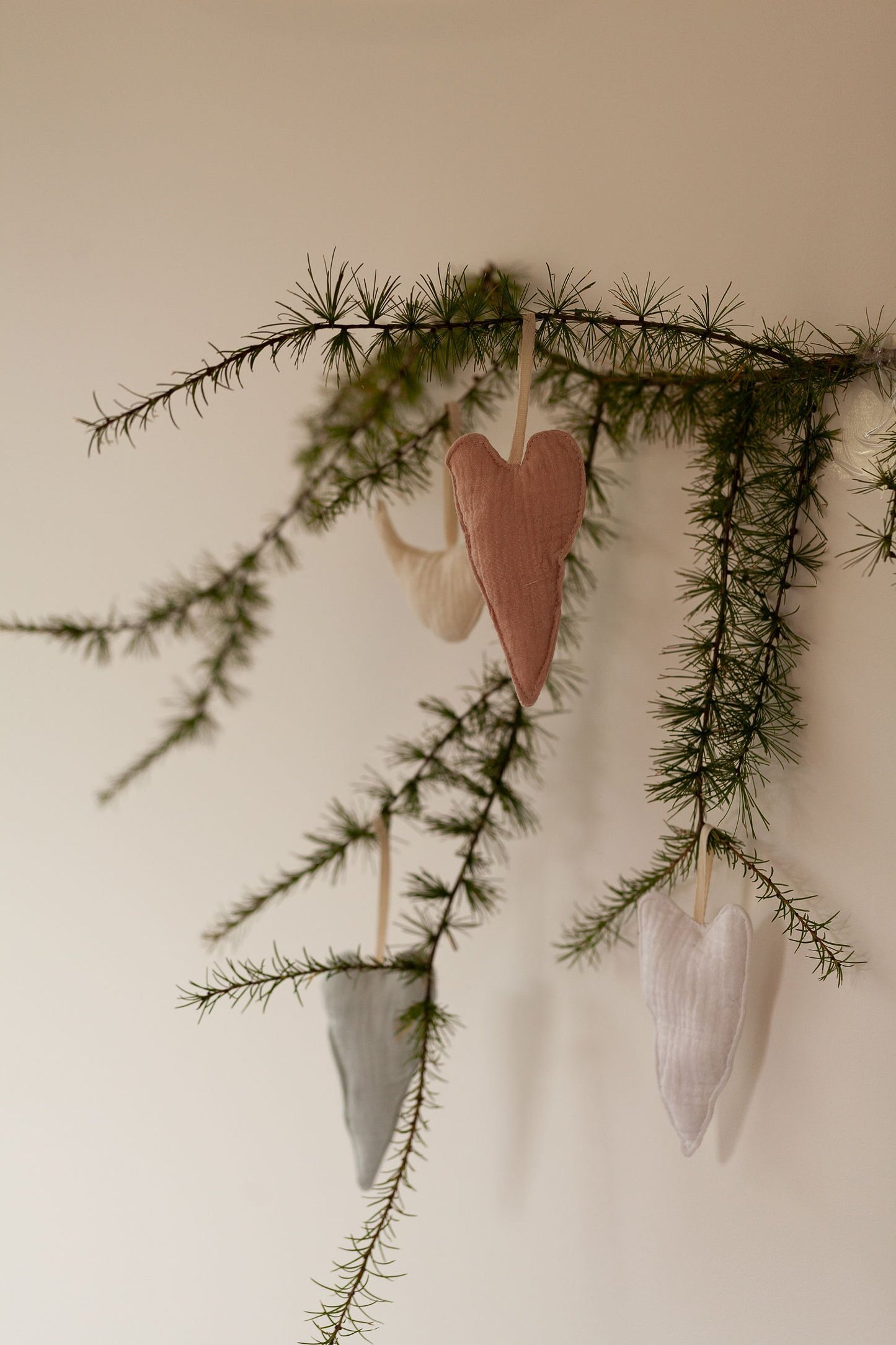 Decorative hanging heart 