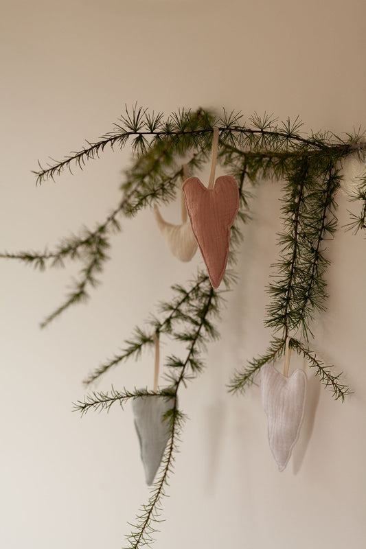 Decorative hanging heart 
