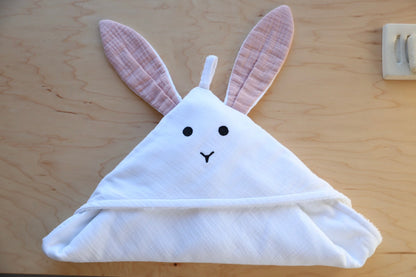 Cape à capuchon — Serviette de bain bébé